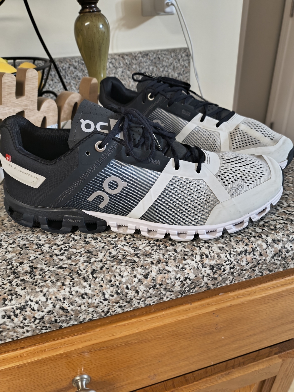 On Running Cloudflow Men's Running Shoes - Black / White - Size 9.5